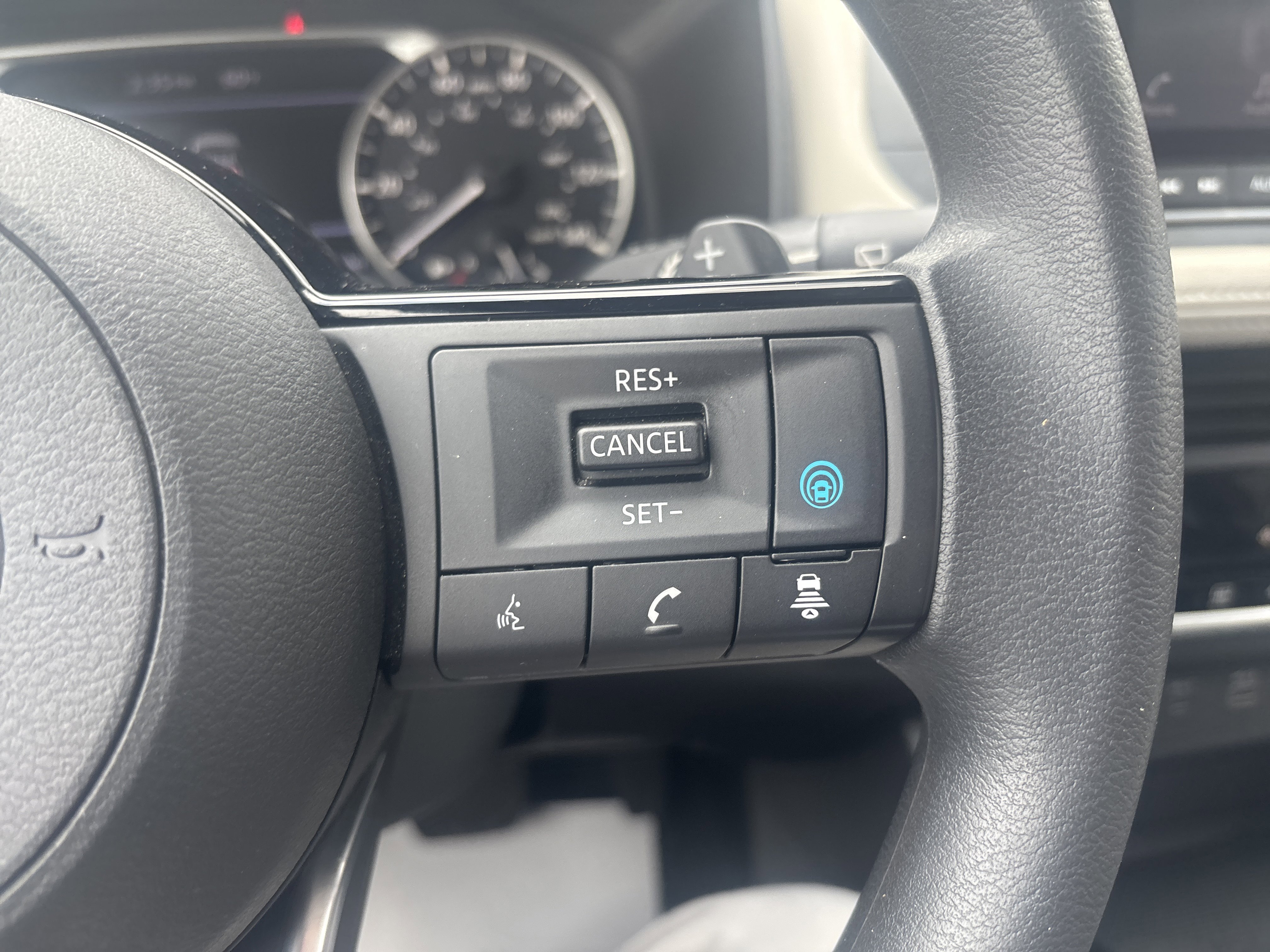 Used 2023 Nissan Rogue SV AWD/4WD image 19