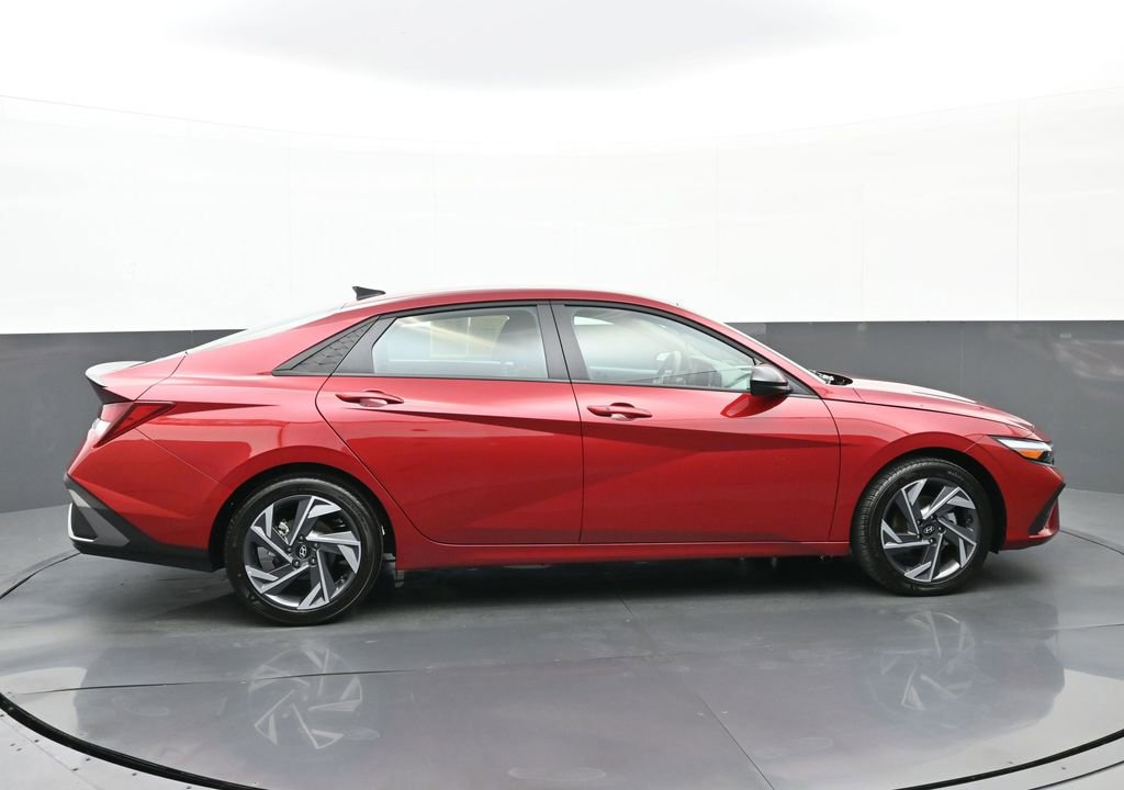 Certified 2025 Hyundai Elantra Sport image 3