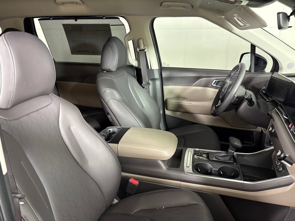 New 2026 Kia Carnival EX FWD image 17