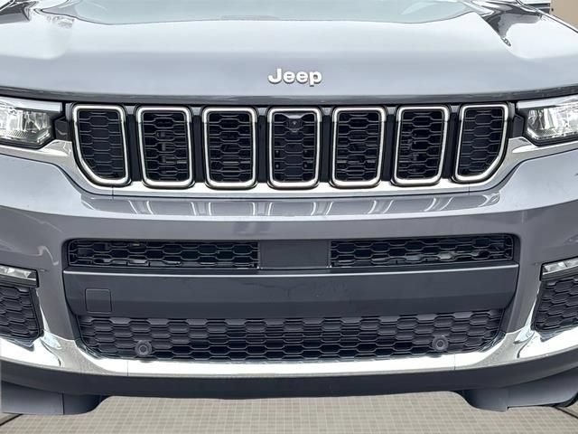 Used 2025 Jeep Grand Cherokee L Limited w/ Luxury Tech Group II AWD/4WD image 10