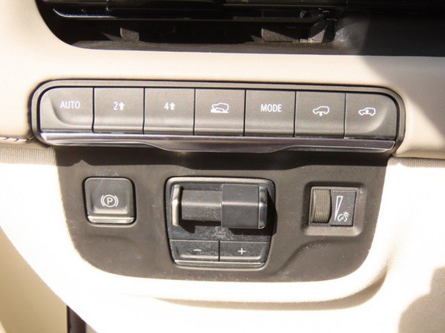 Used 2023 Cadillac Escalade Premium Luxury Platinum w/ LPO, Radiant Package image 28