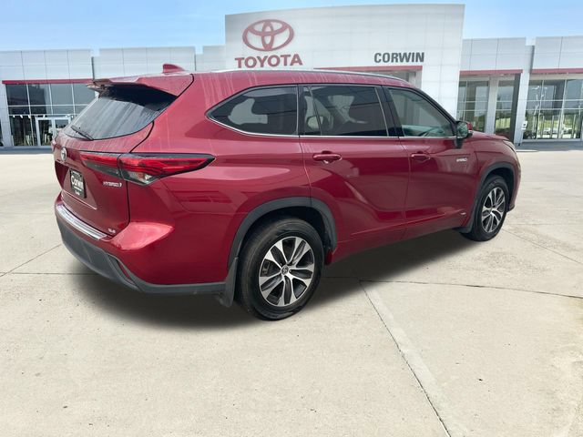 Used 2021 Toyota Highlander XLE w/ Protection Package #3 (TMS) AWD/4WD image 5