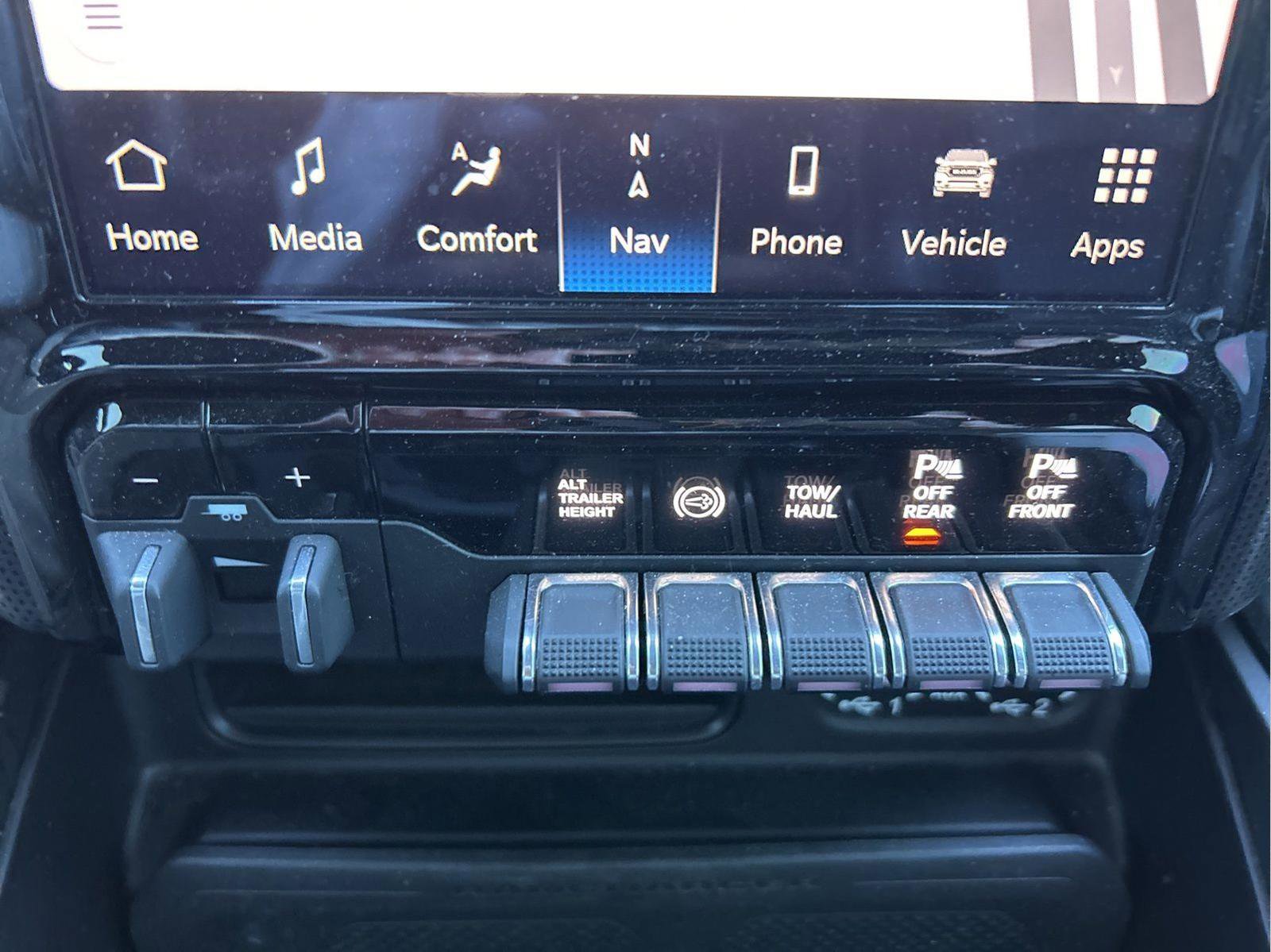 Certified 2024 RAM 2500 Limited image 22