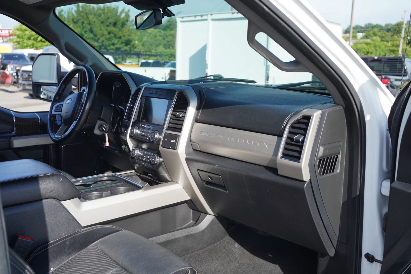 Used 2021 Ford F250 Lariat AWD/4WD image 2
