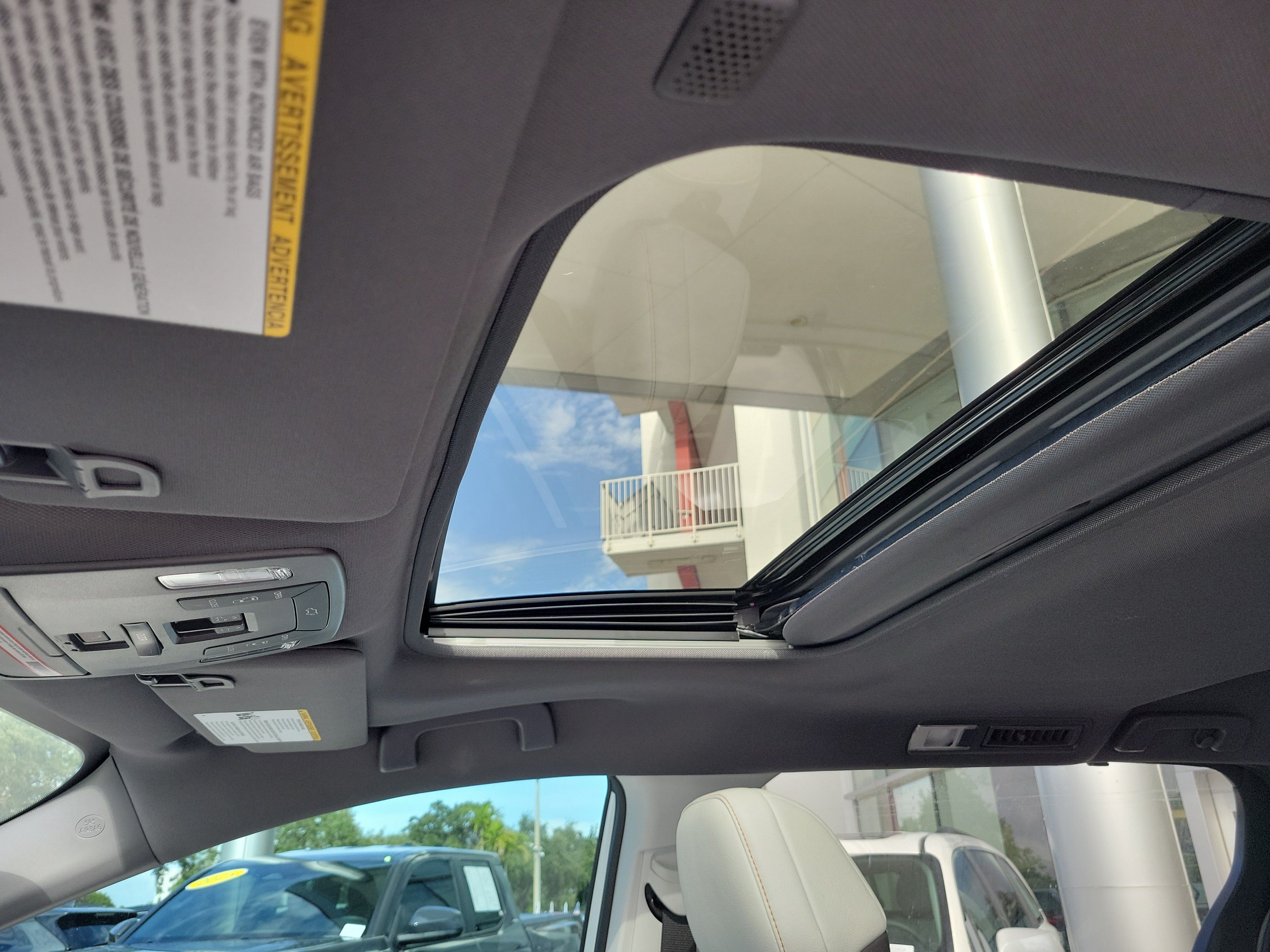 Used 2022 Toyota Sienna XSE FWD image 26