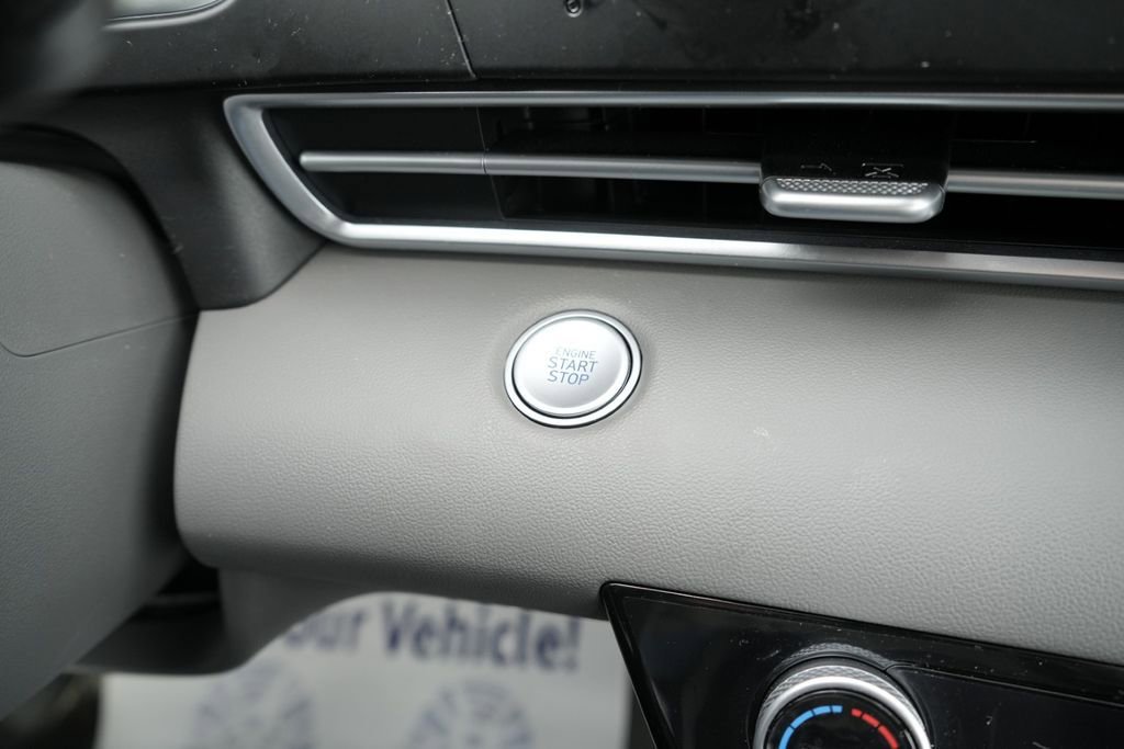 Certified 2025 Hyundai Elantra Blue FWD image 29