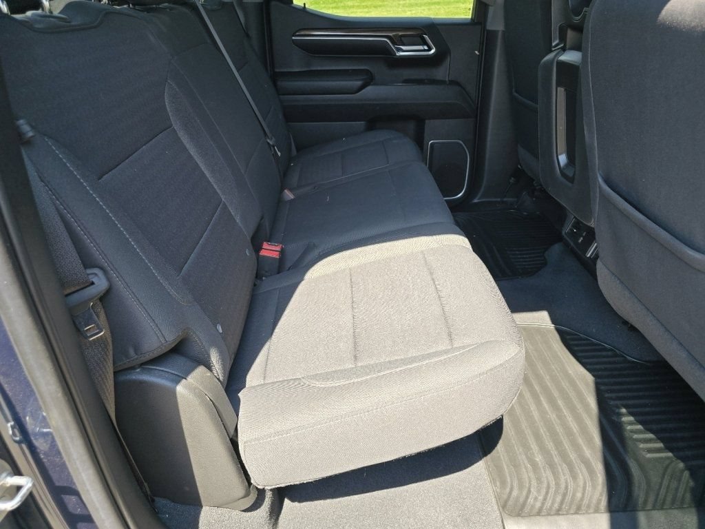 Used 2023 Chevrolet Silverado 1500 LT AWD/4WD image 20