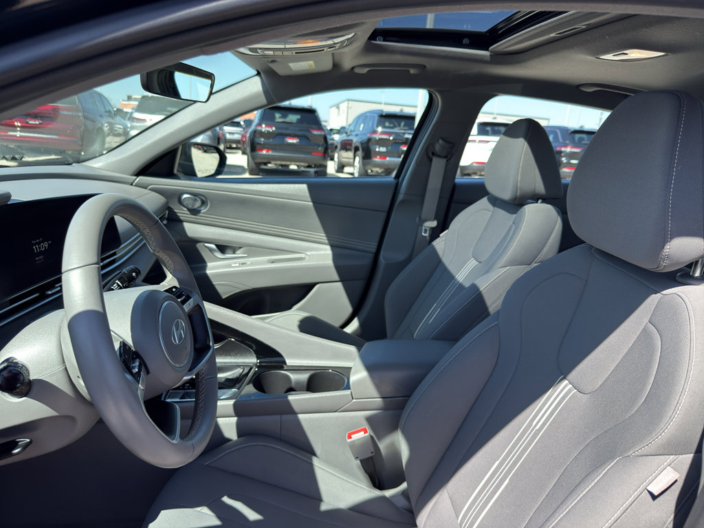 Used 2024 Hyundai Elantra SEL w/ Convenience Package FWD image 25