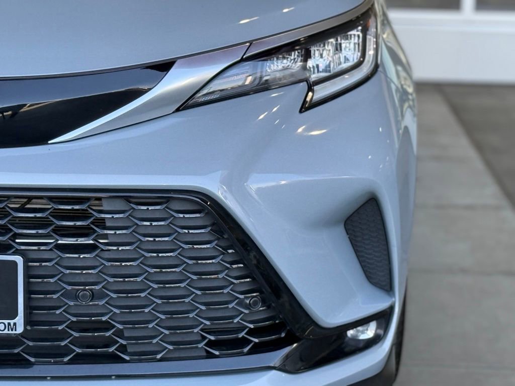 Certified 2023 Toyota Sienna XSE AWD/4WD image 6