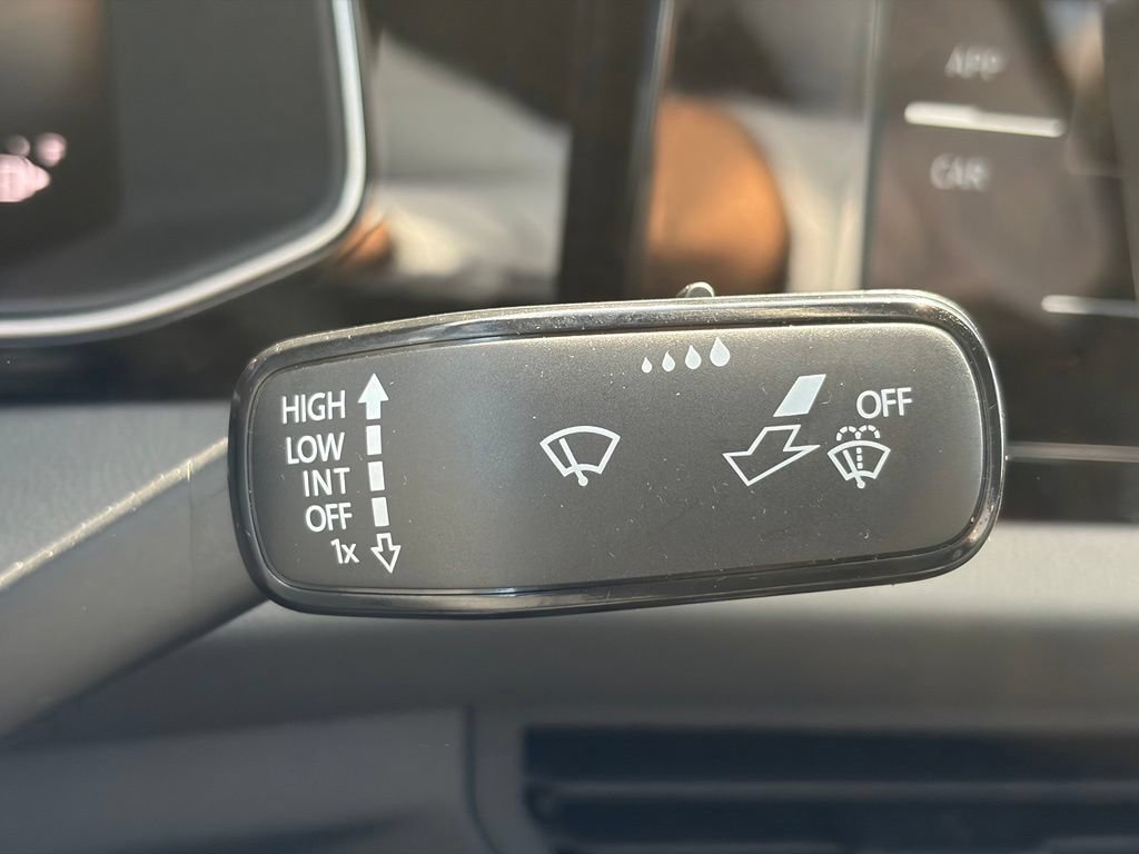 Used 2025 Volkswagen Jetta Sport FWD image 23
