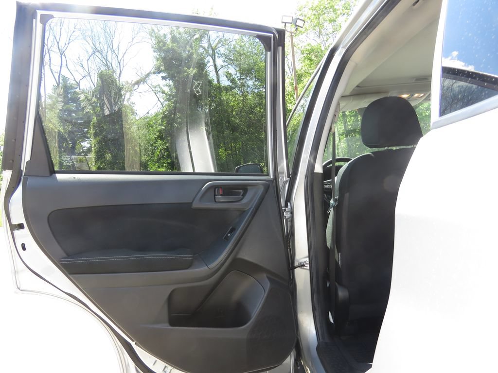 Used 2015 Subaru Forester 2.5i Premium w/ All-Weather Package AWD/4WD image 18