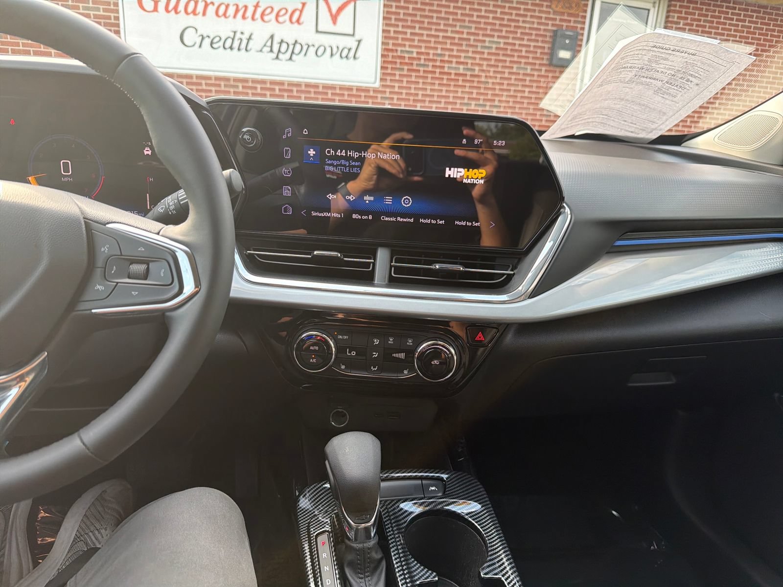 Used 2024 Chevrolet Trax LT w/ LT Convenience Package FWD image 21