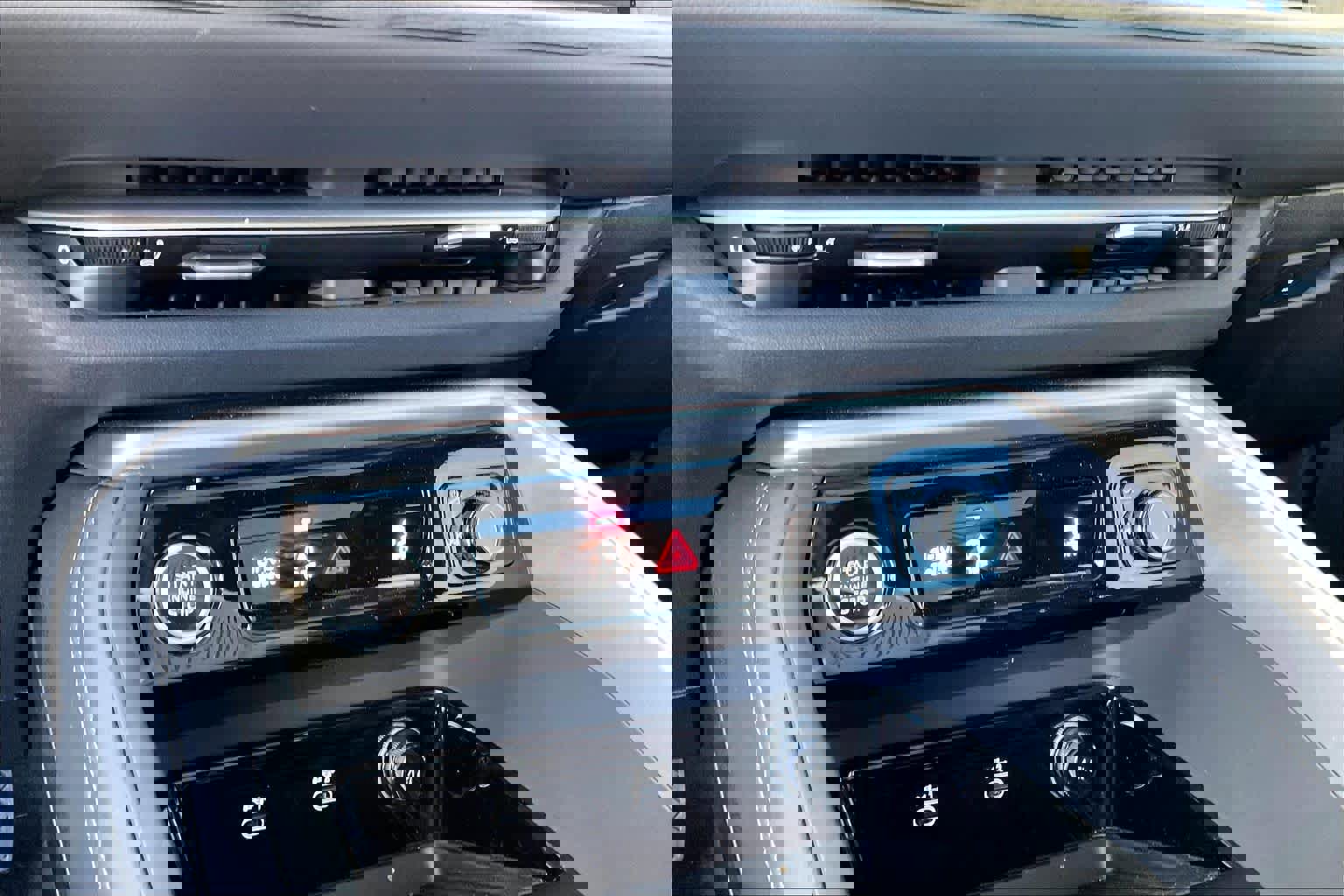 Used 2025 Audi Q5 Premium Plus w/ Premium Plus image 28