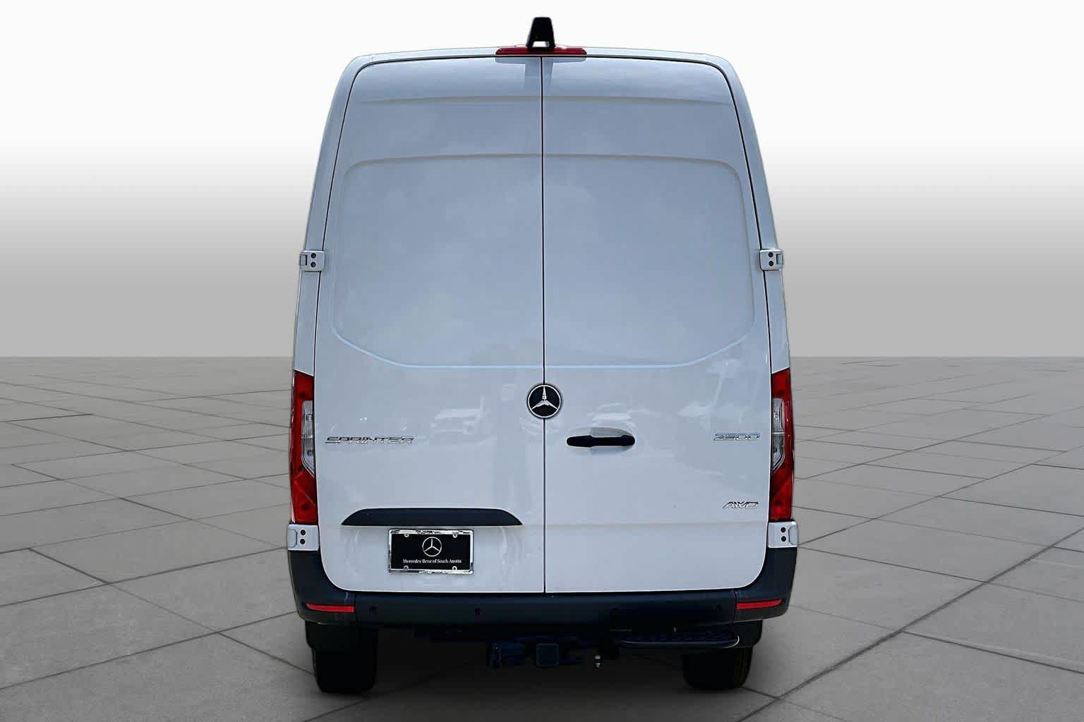 Used 2025 Mercedes-Benz Sprinter 2500 image 5