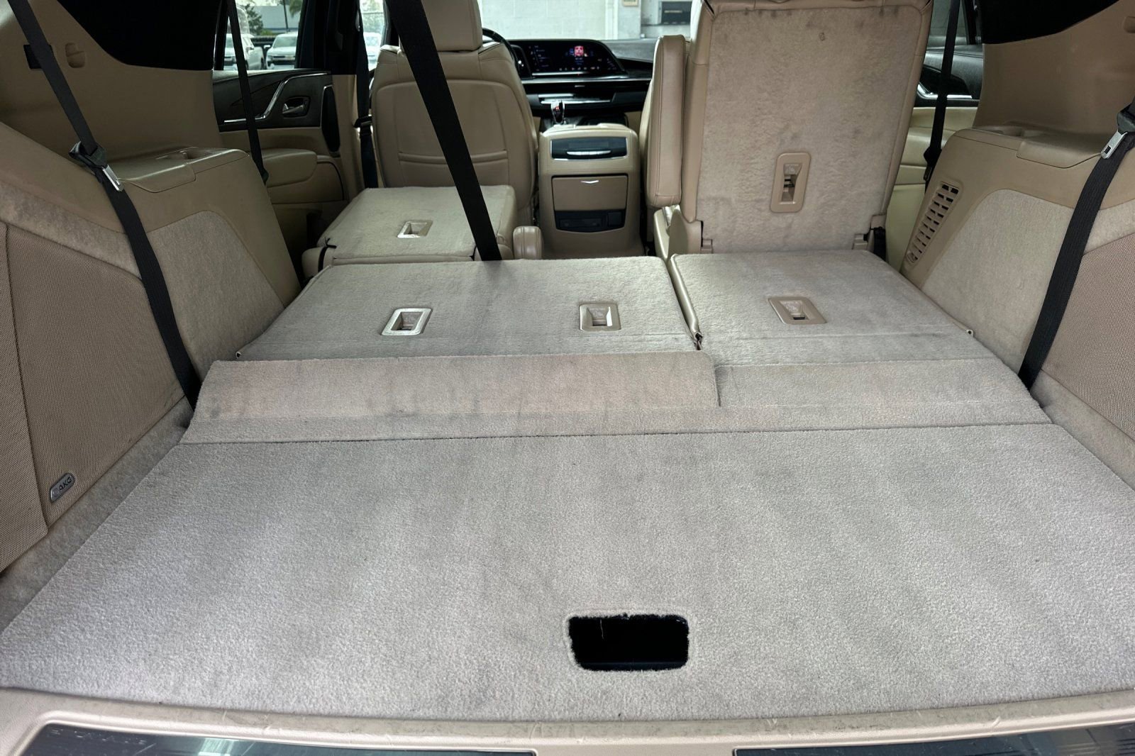 Certified 2023 Cadillac Escalade Premium Luxury w/ Performance Package image 18