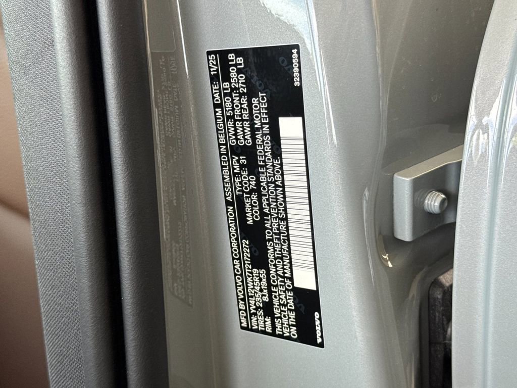 New 2026 Volvo V60 B5 Cross Country Plus w/ Climate Package image 28