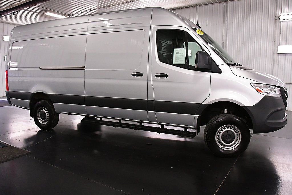 Used 2024 Mercedes-Benz Sprinter 2500 image 7