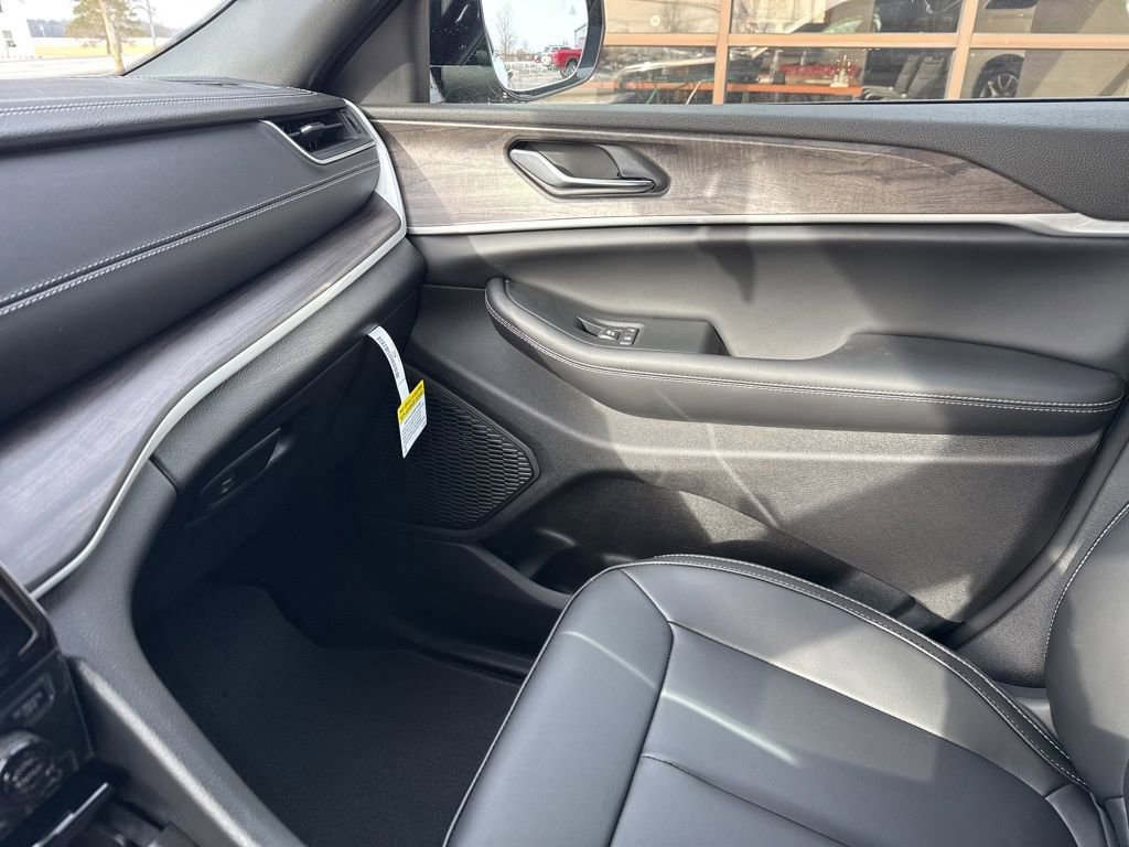 New 2025 Jeep Grand Cherokee Limited image 59