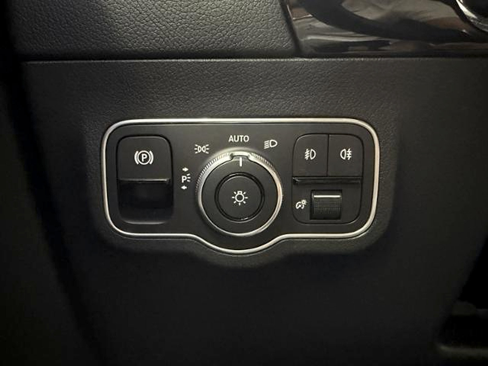 Used 2025 Mercedes-Benz GLA 250 image 21