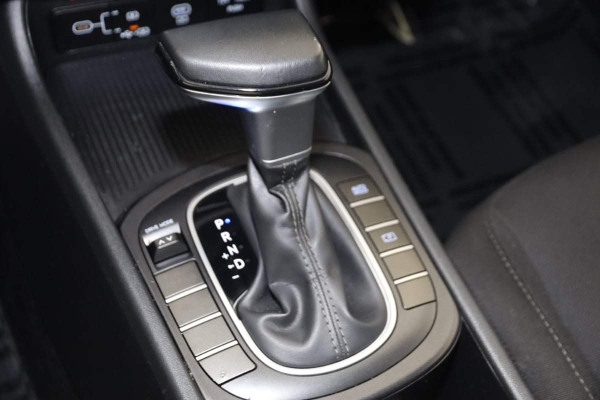 Used 2024 Hyundai Kona SEL FWD image 7
