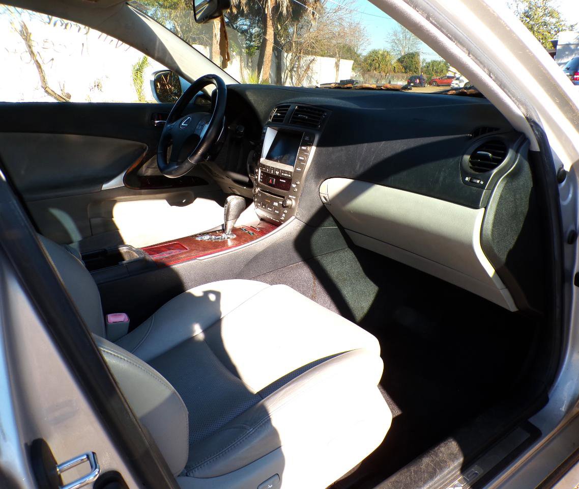 Used 2007 Lexus IS 350 RWD image 18