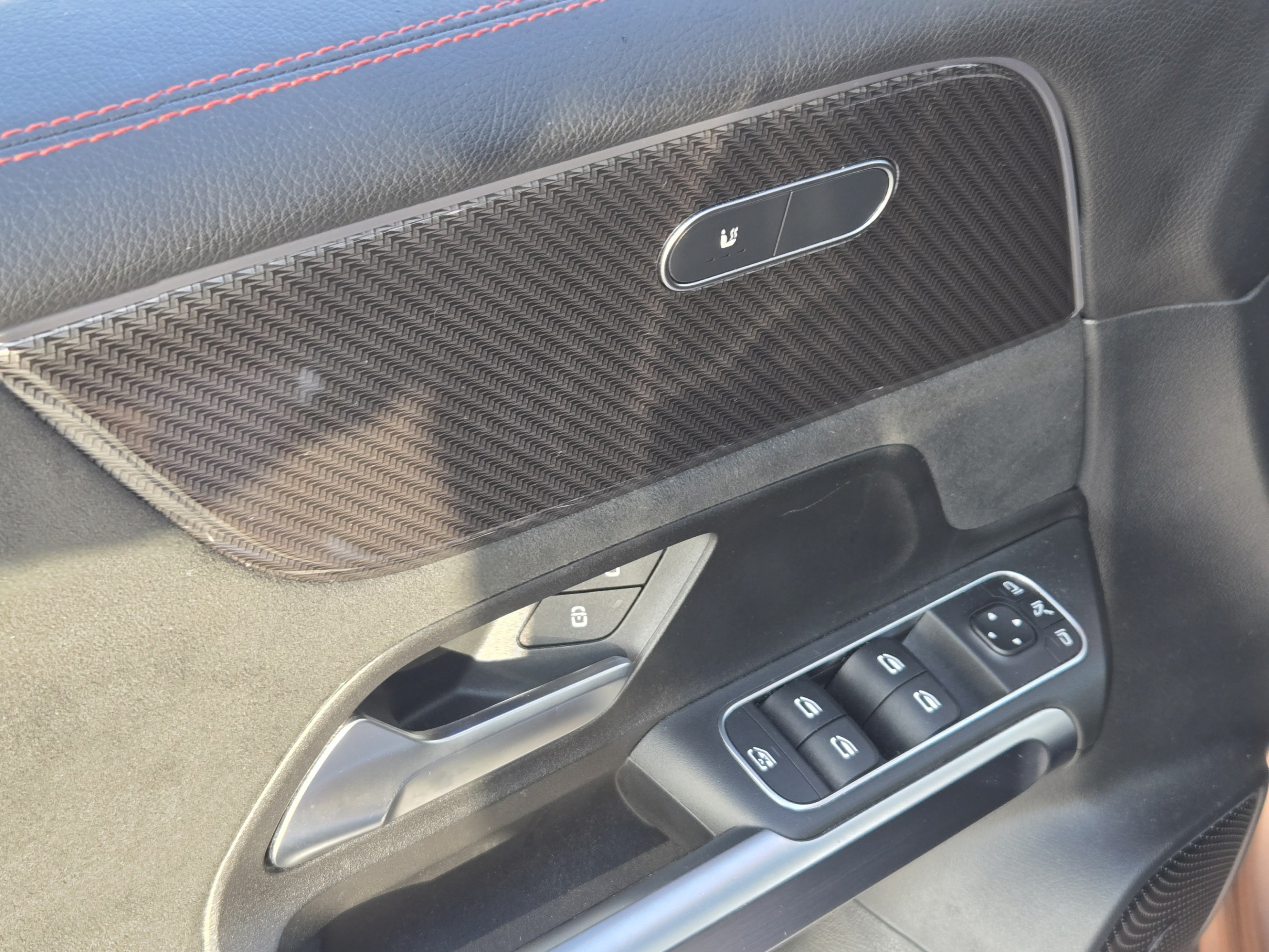 Used 2022 Mercedes-Benz GLB 250 image 12
