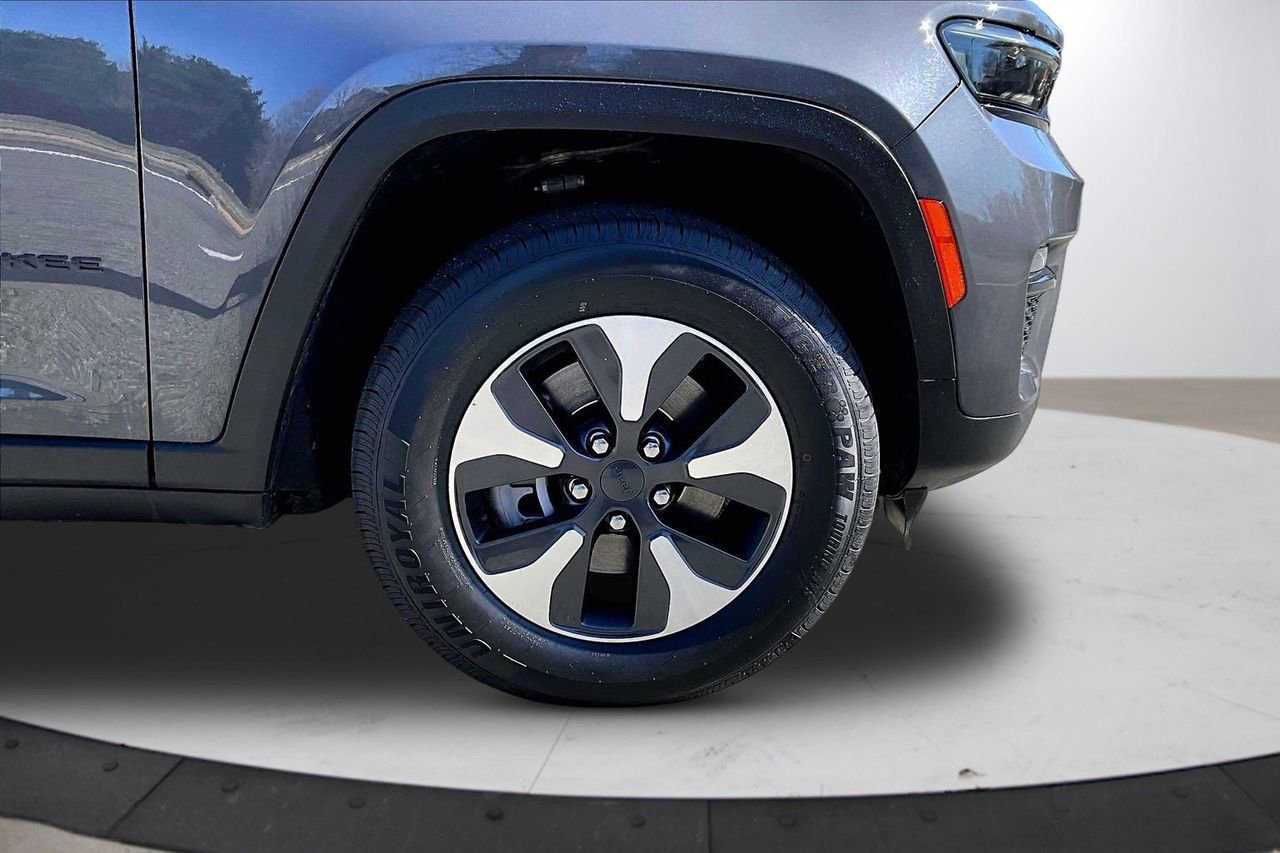 Certified 2023 Jeep Grand Cherokee 4WD 4xe image 34