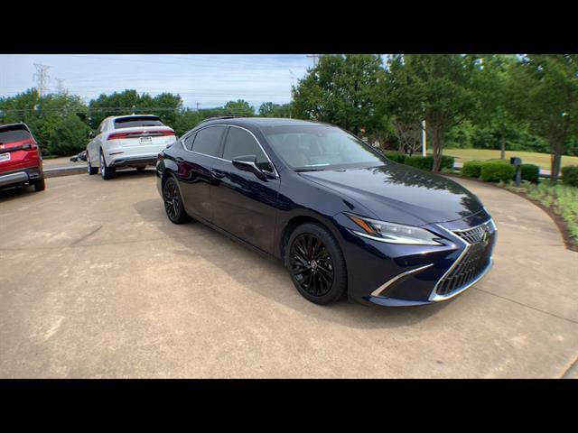Certified 2025 Lexus ES 300h Ultra Luxury w/ Accessory Package (Z2) FWD image 2