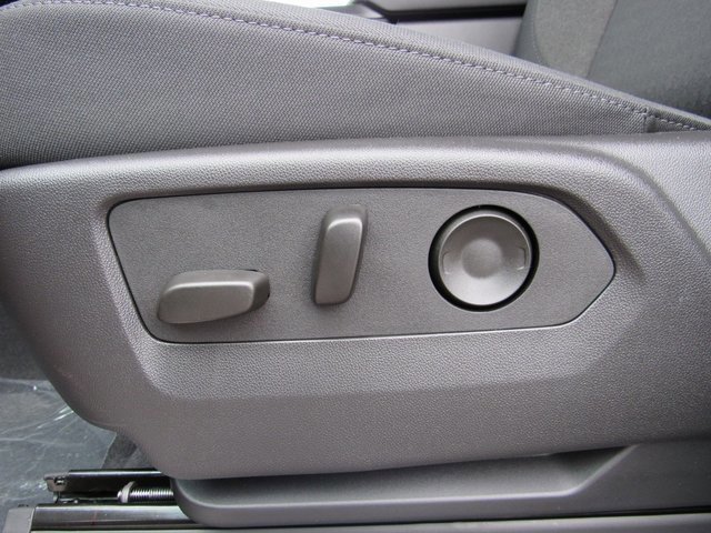 New 2026 GMC Sierra 1500 SLE image 12