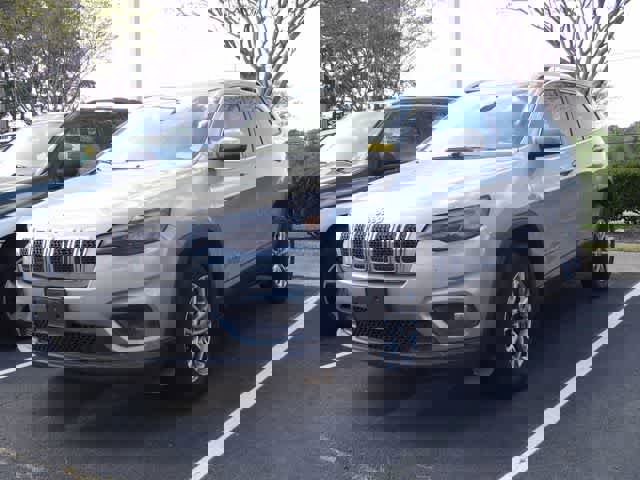 Used 2020 Jeep Cherokee Latitude Plus w/ Comfort/Convenience Group image 1