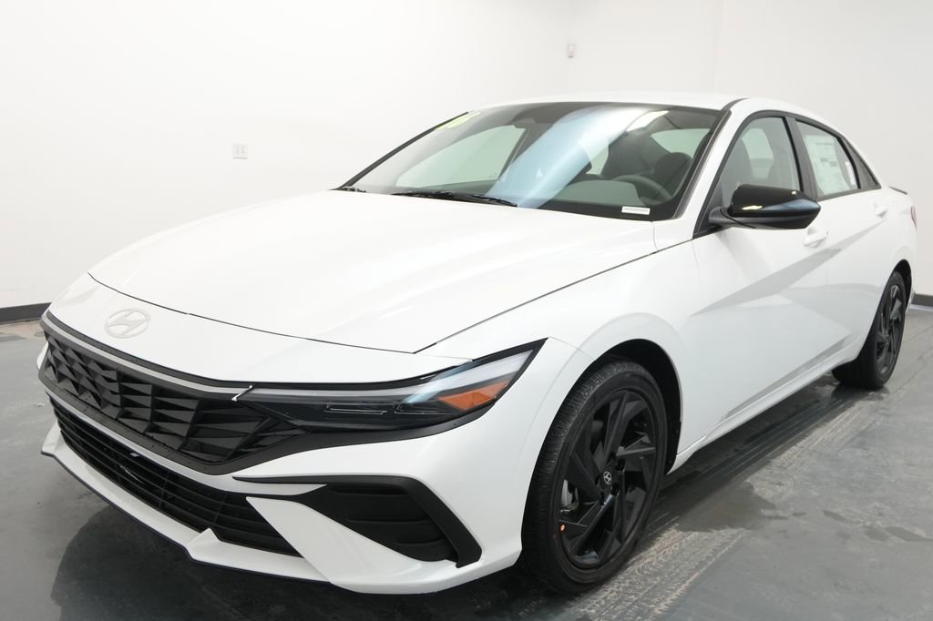 New 2026 Hyundai Elantra Sport image 3