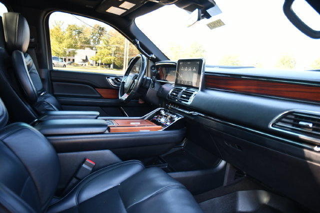 Used 2019 Lincoln Navigator L Reserve AWD/4WD image 29