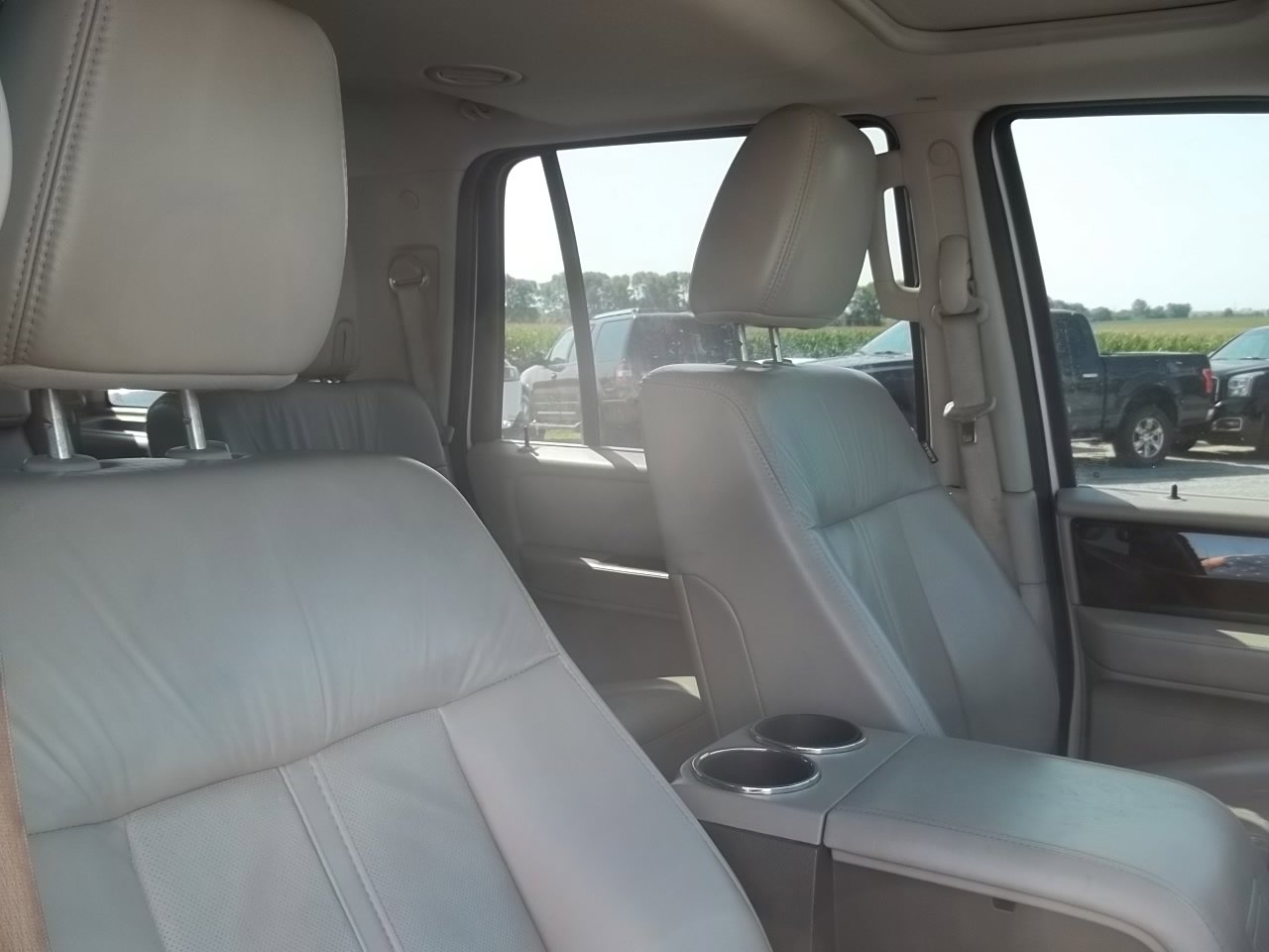 Used 2017 Lincoln Navigator Select AWD/4WD image 10