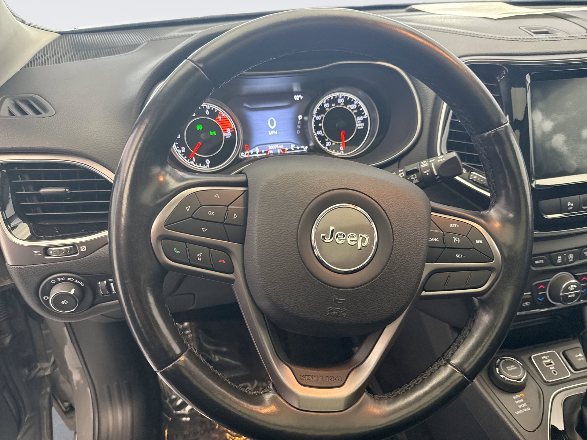 Used 2020 Jeep Cherokee Limited AWD/4WD image 12