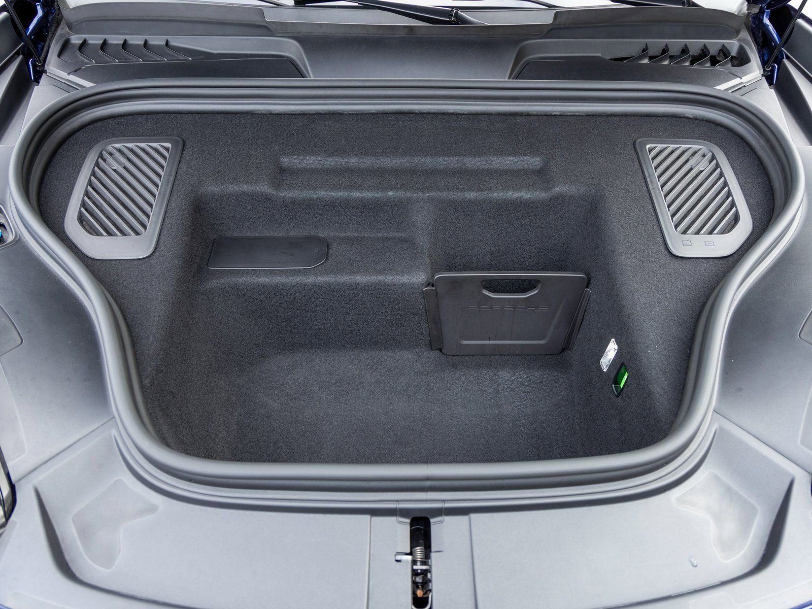 Used 2024 Porsche Macan 4 Electric image 58