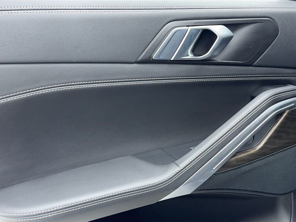 Used 2022 BMW X6 xDrive40i w/ M Sport Package image 44