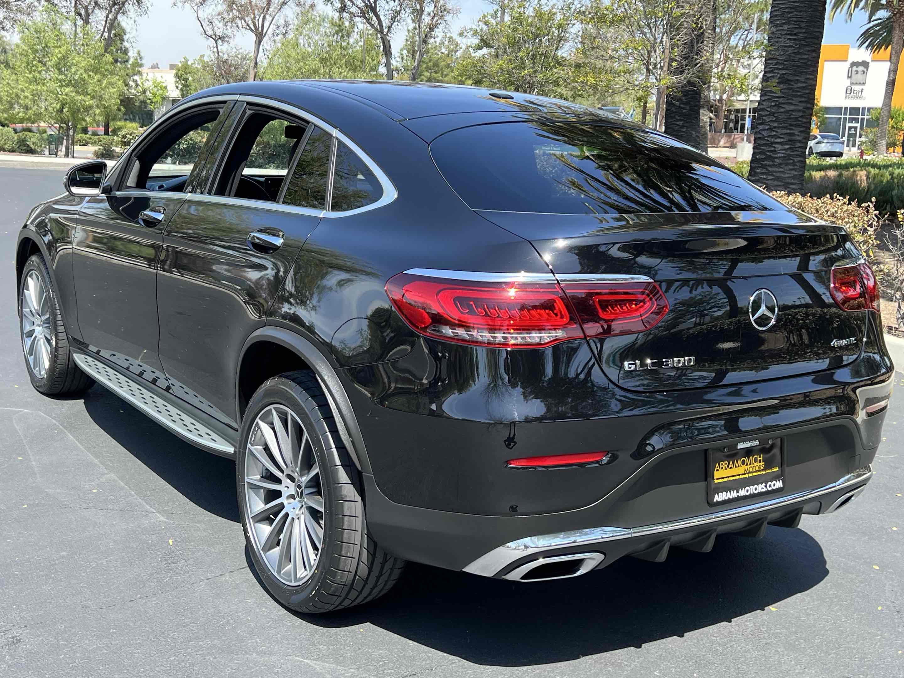 Used 2020 Mercedes-Benz GLC 300 4MATIC Coupe image 2