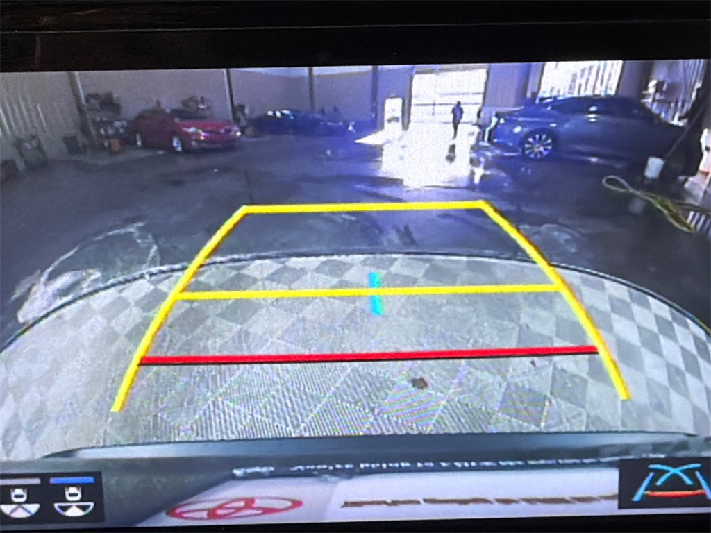 Used 2020 Toyota RAV4 XLE Premium image 31