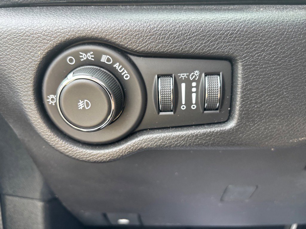 Used 2018 Chrysler Pacifica Touring Plus w/ S Appearance Package image 26