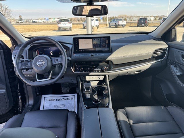 Used 2024 Nissan Rogue SL w/ SL Premium Package image 28