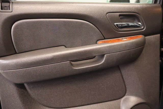 Used 2012 Chevrolet Suburban LT image 25