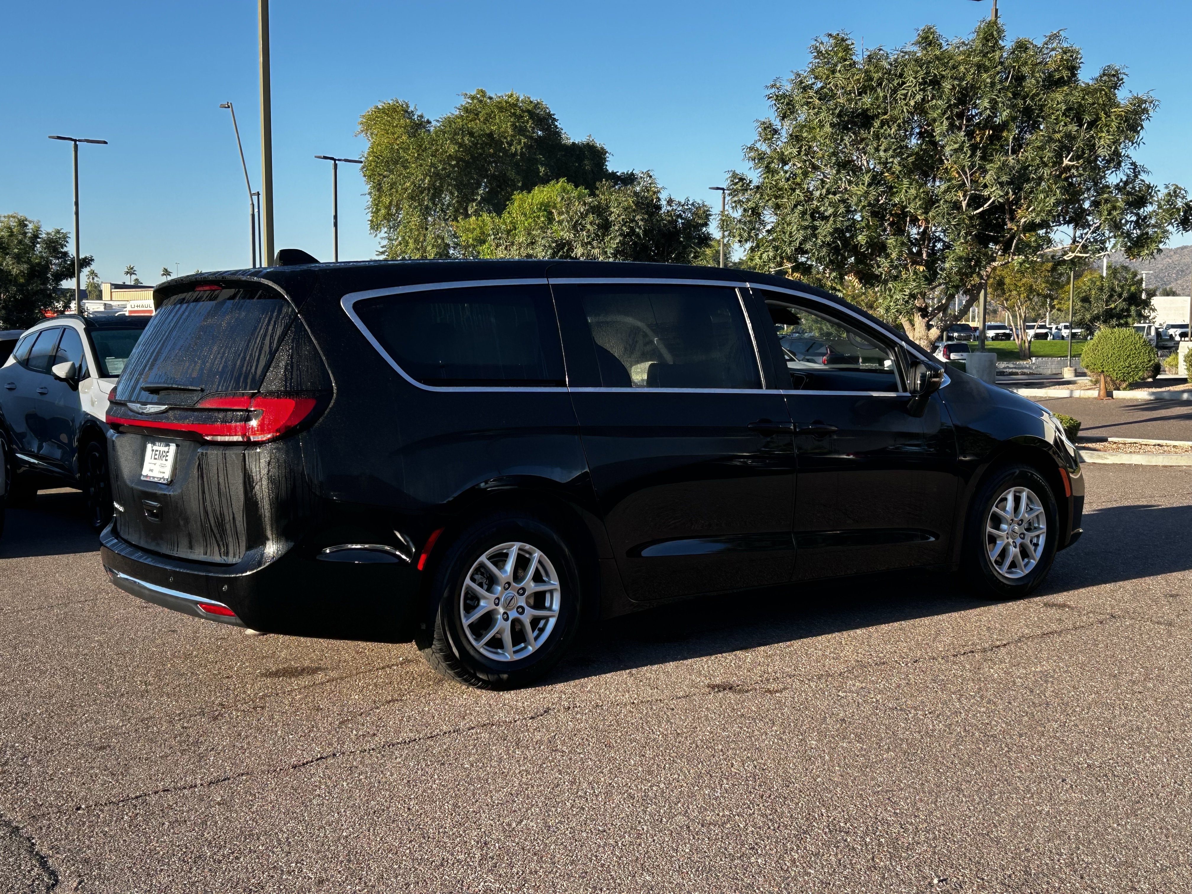 Certified 2024 Chrysler Pacifica Touring-L image 7