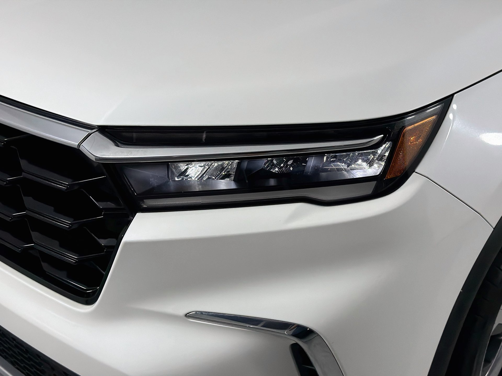 Used 2024 Honda Pilot Touring image 9