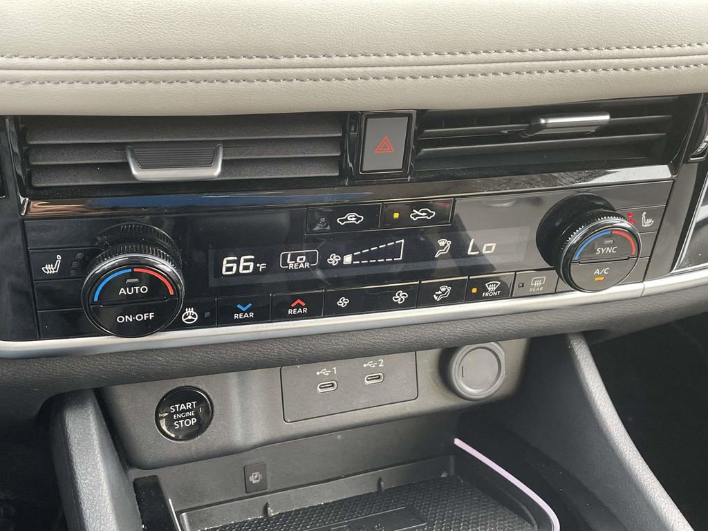 Used 2024 Nissan Rogue SL w/ SL Premium Package image 27