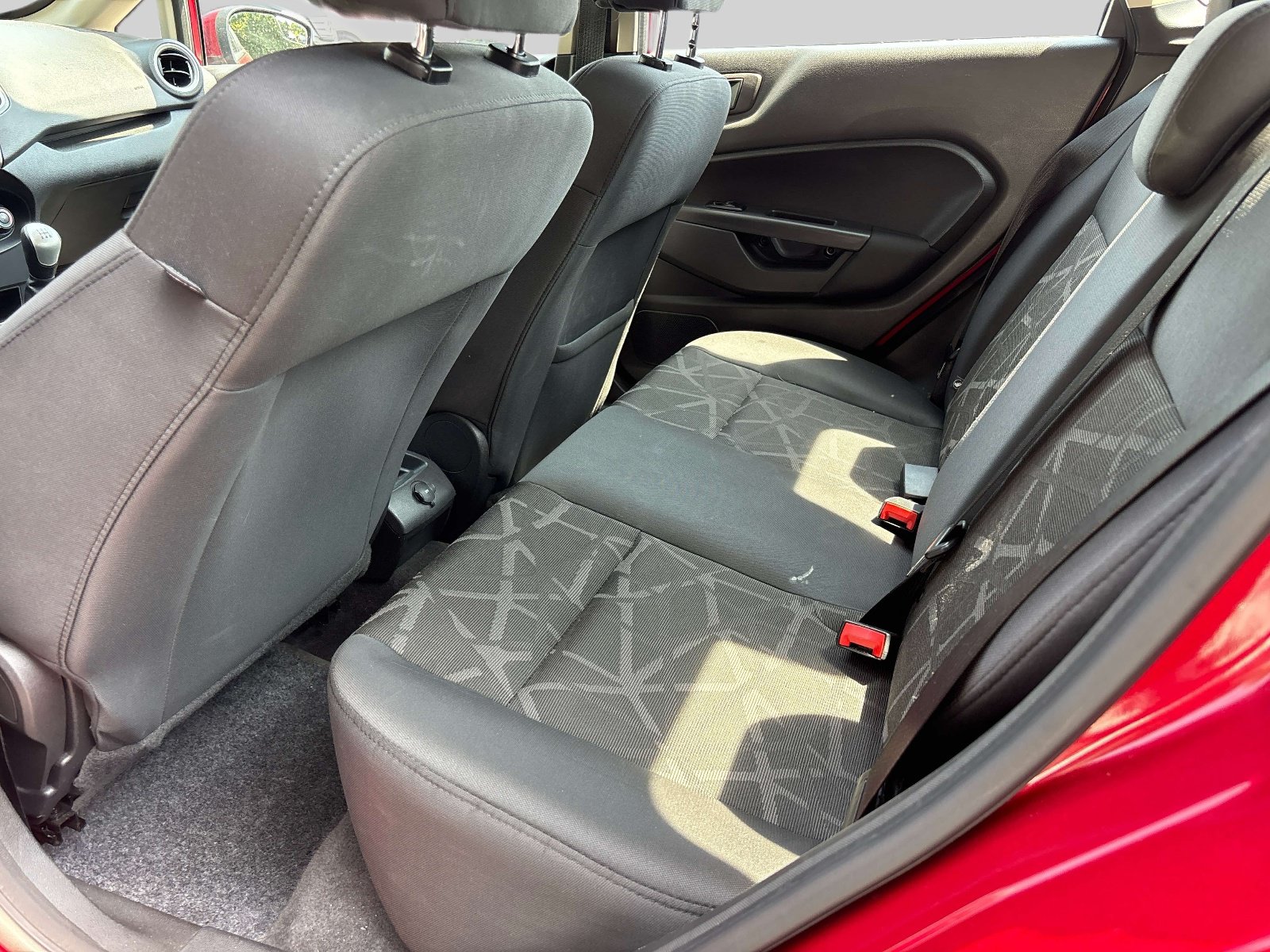 Used 2013 Ford Fiesta SE FWD image 9