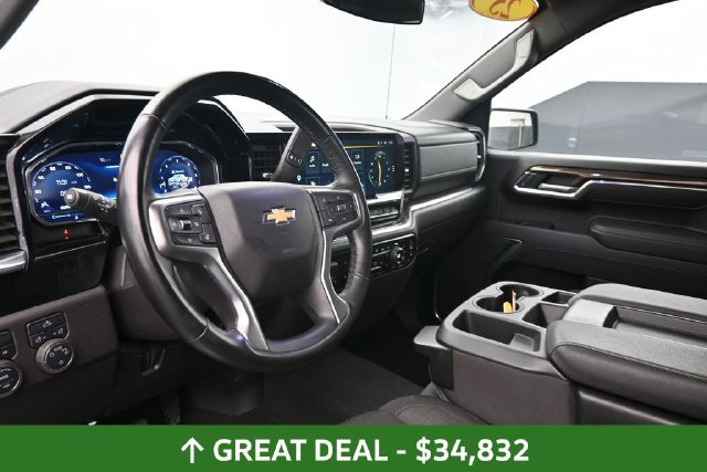 Used 2025 Chevrolet Silverado 1500 LT AWD/4WD image 21