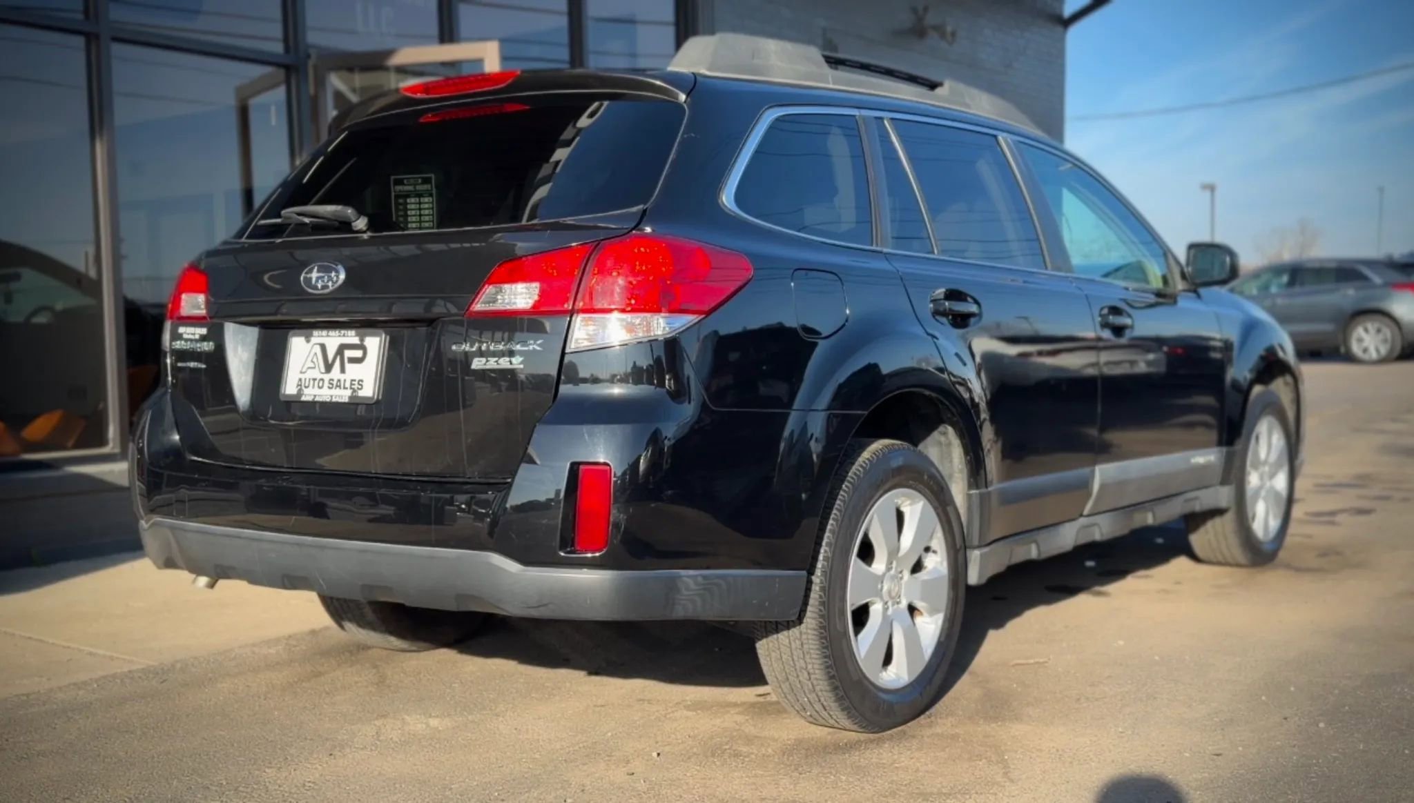 Used 2011 Subaru Outback 2.5i Premium image 2