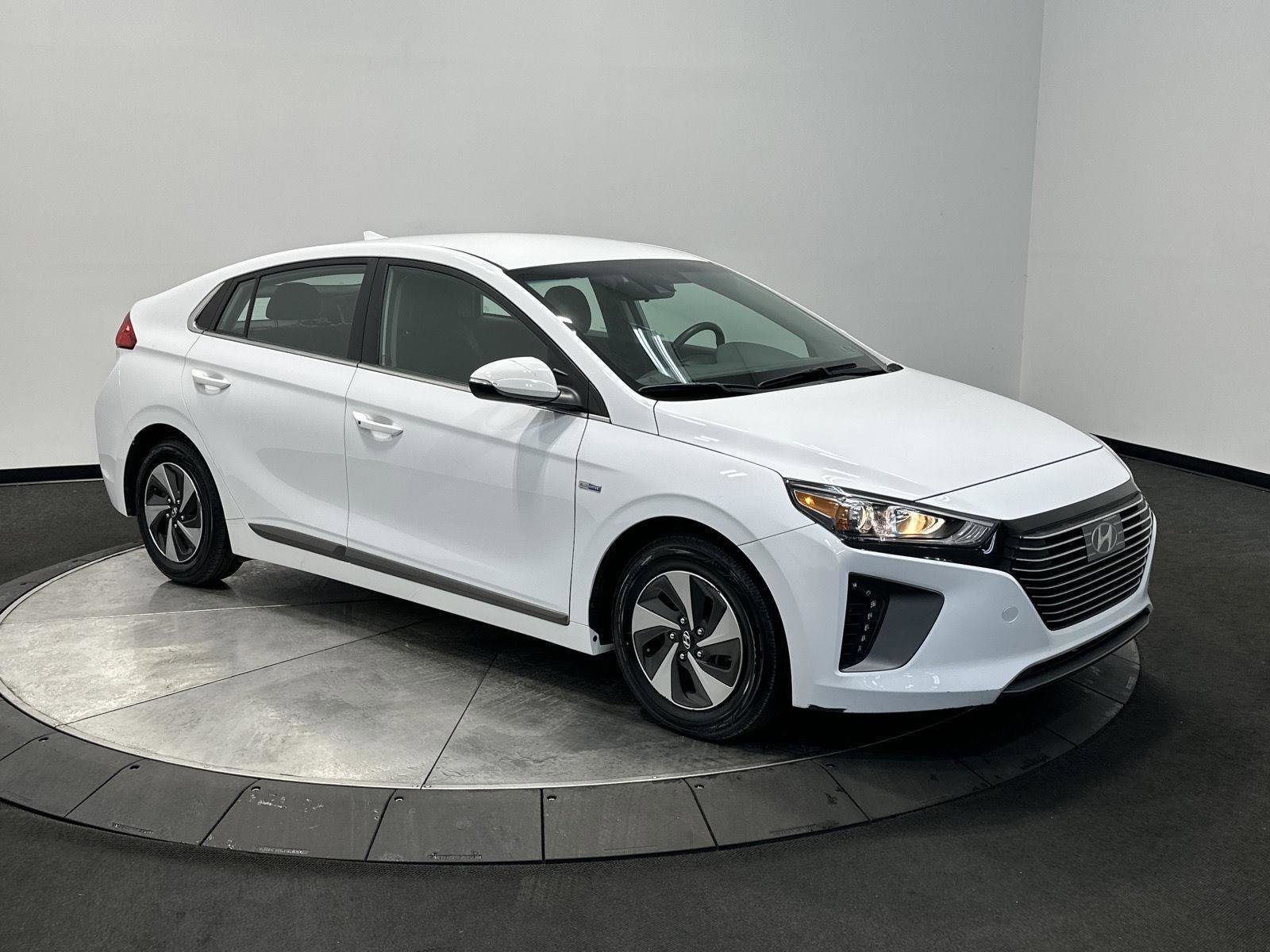 Used 2019 Hyundai Ioniq SEL image 2