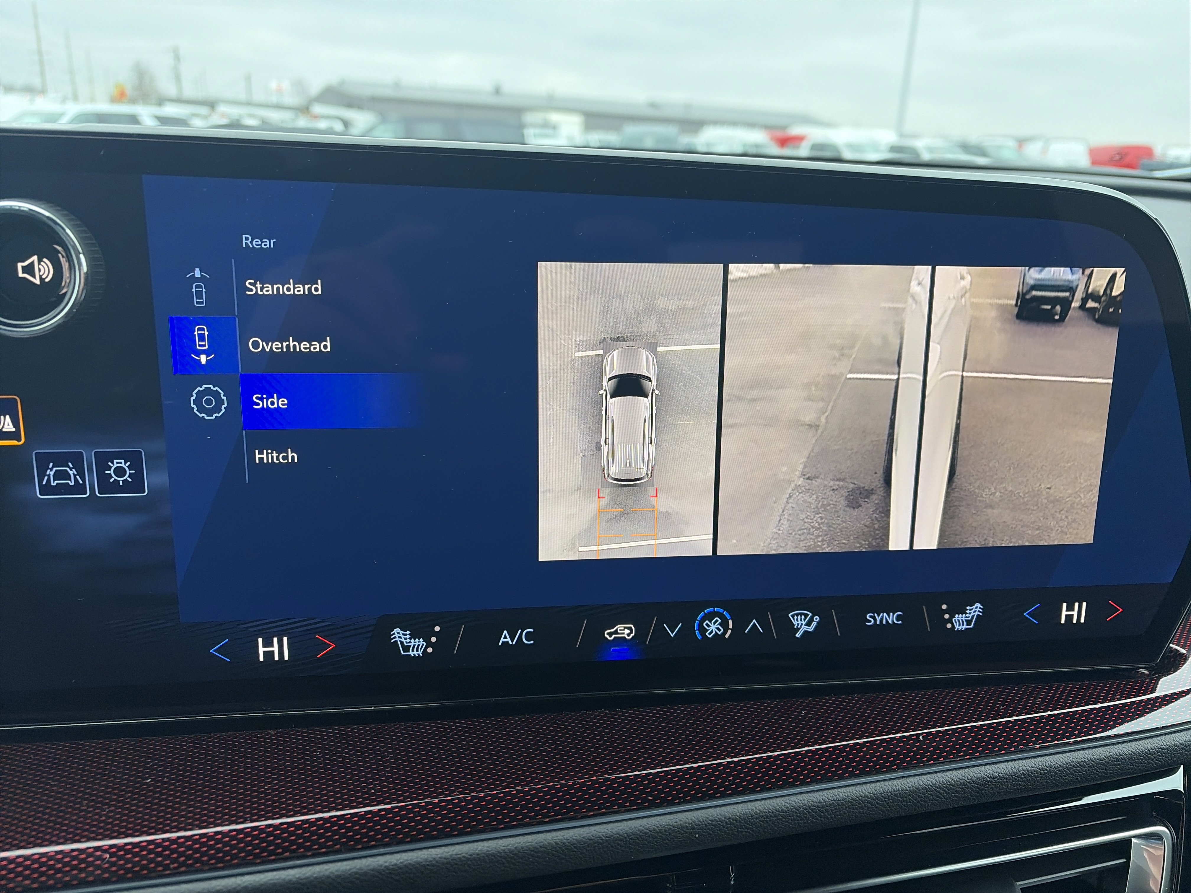 New 2026 Chevrolet Traverse Z71 w/ Driver Confidence Package image 25