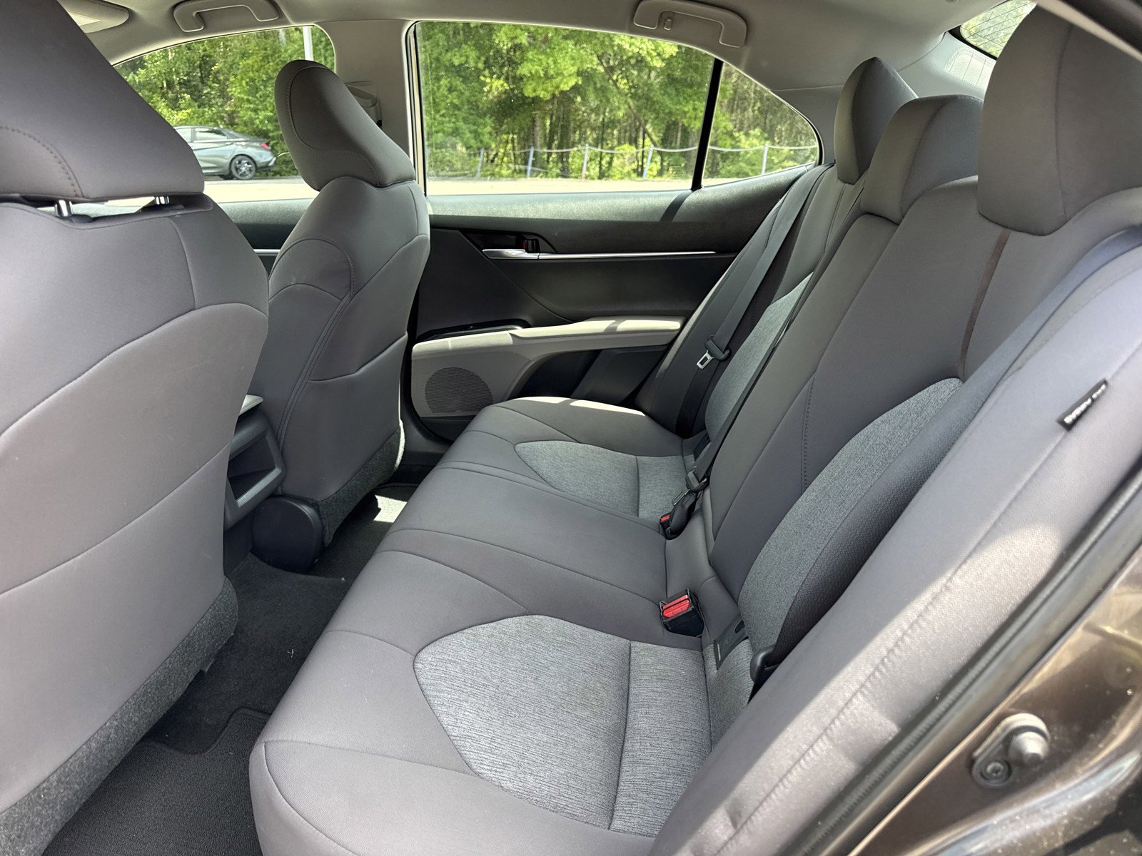 Used 2020 Toyota Camry LE FWD image 13